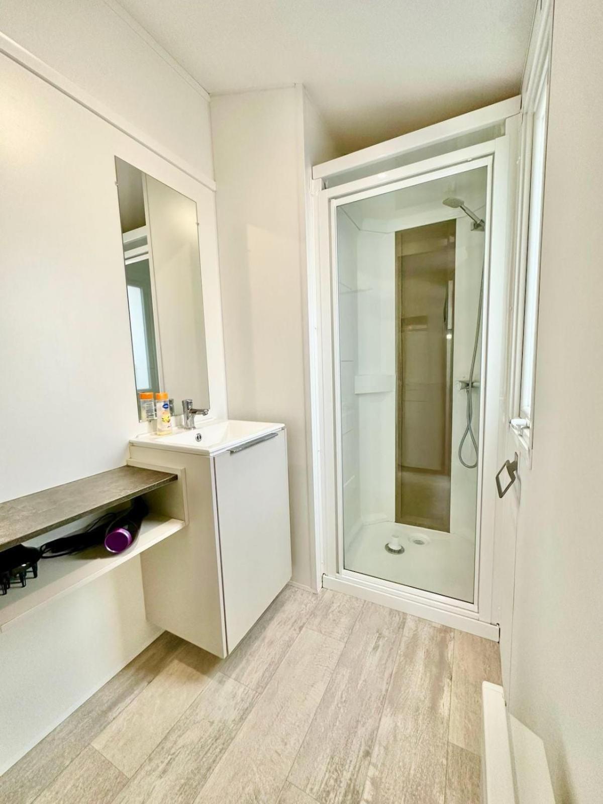 Bungalow 3 Chambres Pour 6 Pers Avec Climatisation Camping 3 Etoiles サモエンヌ エクステリア 写真
